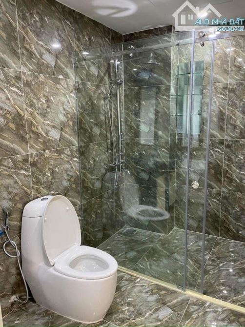Siêu Hiếm! Mặt Phố Nguyễn Chí Thanh, Đống Đa 95m2, 9 Tầng, MT 9M, Lô góc bề thế chỉ 55 tỷ.