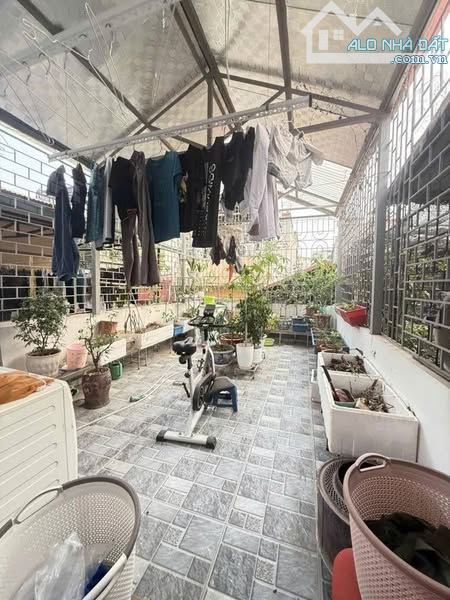 BÁN NHÀ, khu phân lô Quân đội Lê Trọng Tấn, 2 thoáng, ở ngay, 45m2, 11.5 tỷ.