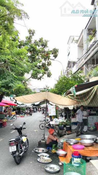 Quận 6, Khu Vip Bình phú, Nhà 5 tầng, ngang 5m, kinh doanh.
