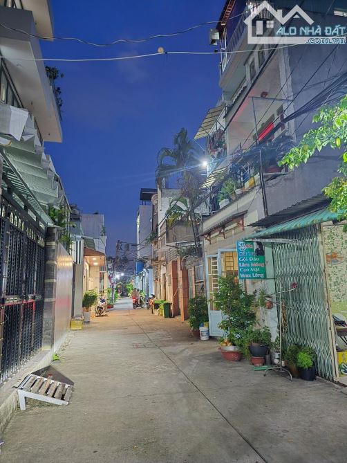 Bán Nhà 2 Mặt Tiền Hẻm Gần AEON Tân Phú – Đã Chia 2 Căn – Giá tốt