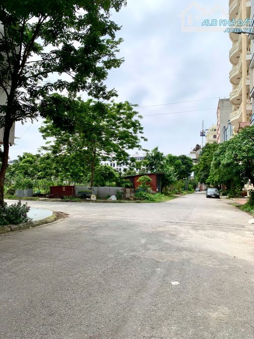 KINH DOANH, ĐẤT LÀN 2, NGUYỄN VĂN CỪ, TRANG HẠ: 92m, mt 6.5m