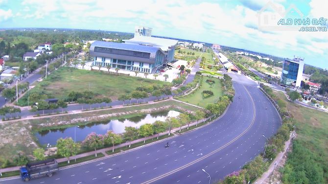 Bán đất mặt tiền đối diện trường học, khu hành chính Phường 9 Tỉnh Vĩnh Long