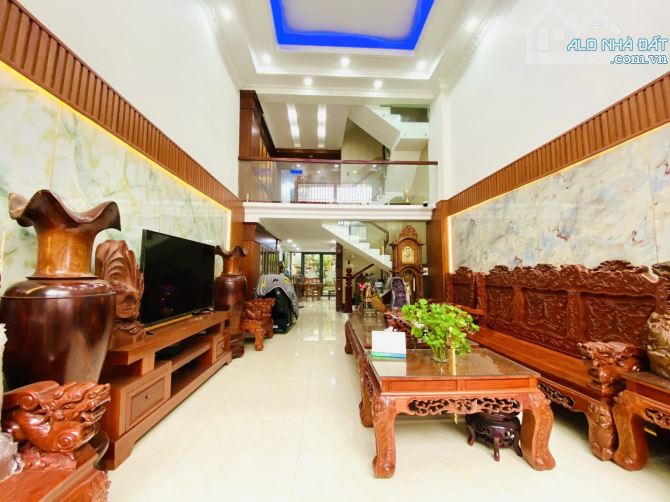Nhà 4 tầng HXT Phạm Văn Bạch ngang 5m 110m2 tặng NT cao cấp gần nhà hàng ẩm thực 13.3 tỷ.