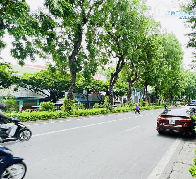 🌷🌷Bán nhà GIẢNG VÕ - phân lô cán bộ- 5m ra ô tô đỗ ngày đêm🚗 DT: 55M2 🌷