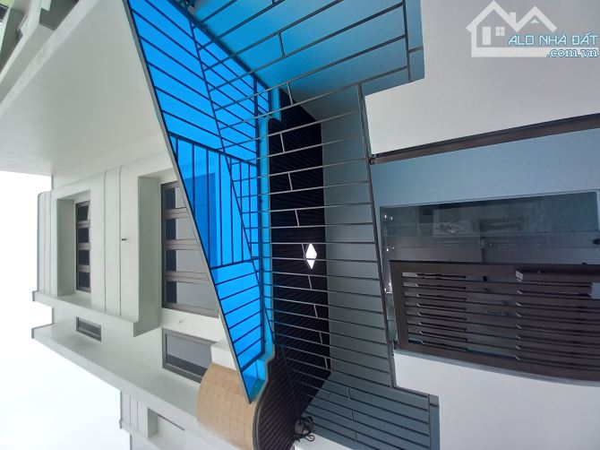 Nhà 3 tầng xây mới ô tô lùi cửa ngõ Đông Mạc
