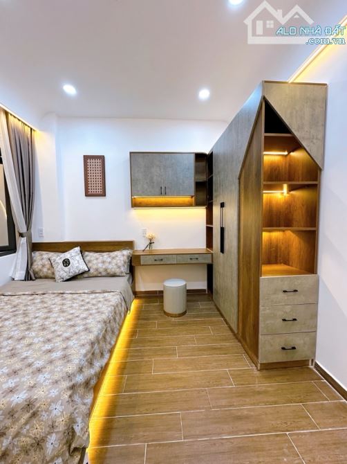 HẺM XE HƠI. CÁCH 1 CĂN RA MT ĐƯỜNG LỚN,5PN,CHỈ 9,xxx TỶ - 10