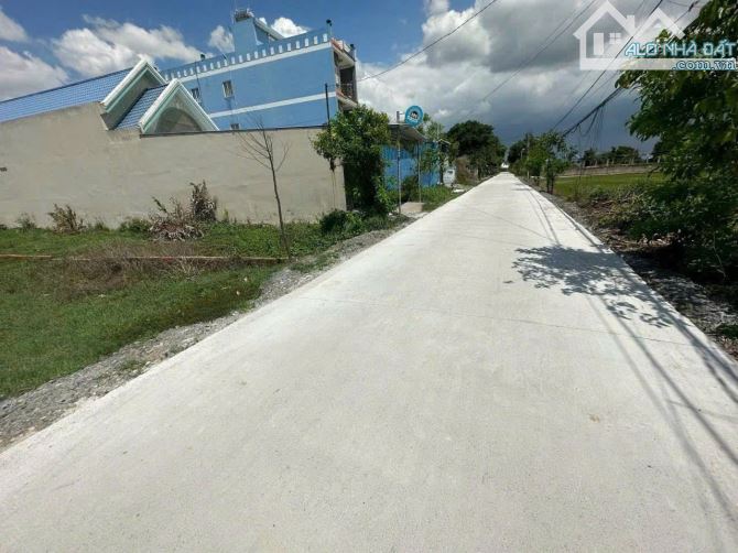 CẦN BÁN LÔ ĐẤT FULL THỔ CƯ 155m2 ĐƯỜNG Ô TÔ TỚI ĐẤT TÂN BỬU BẾN LỨC LONG AN - 1