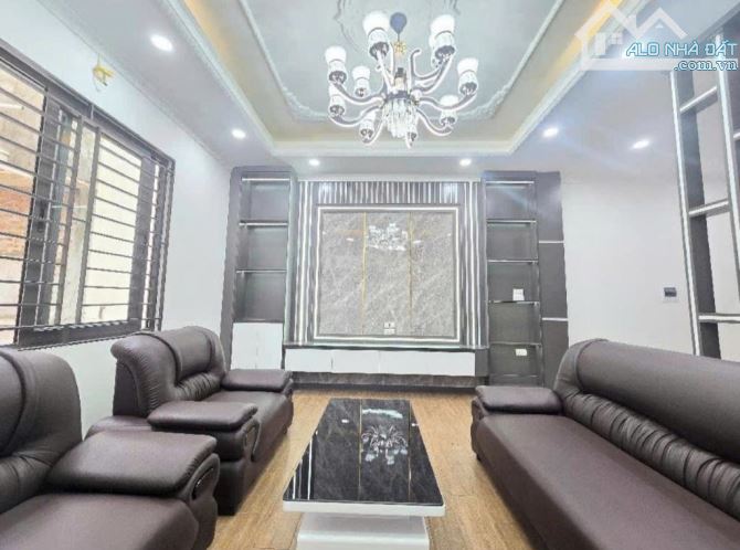 Bán nhà Đông Mỹ, Thanh Trì 45m2 x 5 tầng, đường thông,kinh doanh, ô tô - 1