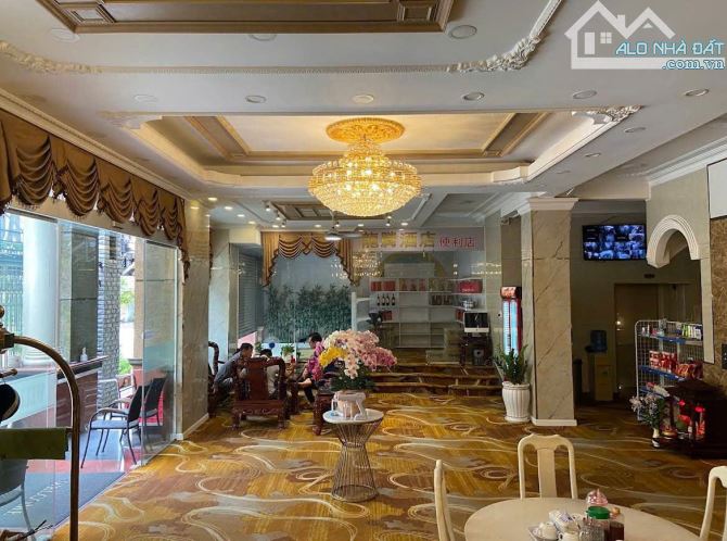 Bán khách sạn 50 phòng đường số 33 Bình Trưng Đông, Bình Tân. DT: 20*20m, vuông vức - 1