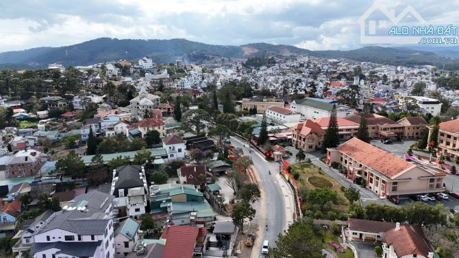 BÁN VILLA ĐẸP VỊ TRÍ ĐẮT ĐỊA THUẬN TIỆN NGHỈ DƯỠNG XÂY DỰNG KHÁCH SẠN LƠN TẠI ĐÀ LẠT - 1