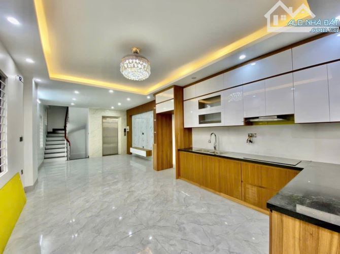 Bán nhà LÔ GÓC phố Bồ Đề, Long Biên, 65m2, 6T Thang máy, Ô tô vào nhà, 18 tỷ - 1