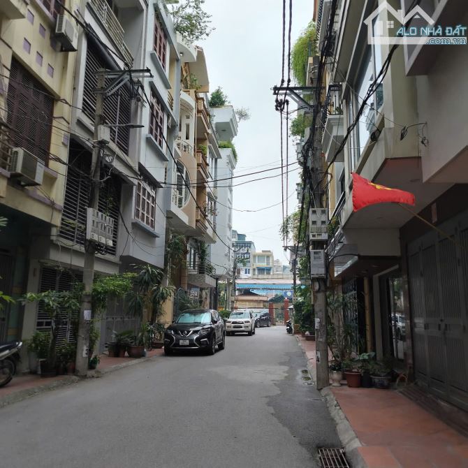 BÁN NHÀ PHÂN LÔ NGHĨA ĐÔ - NGÕ TO NHƯ PHỐ - Ô TÔ TRÁNH - VỈA HÈ - KINH DOANH ĐỈNH/ DT 61M - 1