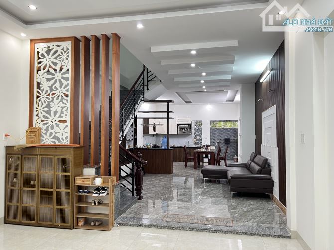 Bán nhà 3 tầng được xây kĩ lưỡng ko thấm dột, gần Đường 28 KĐT Phước Long A. Cách biển 5p - 1