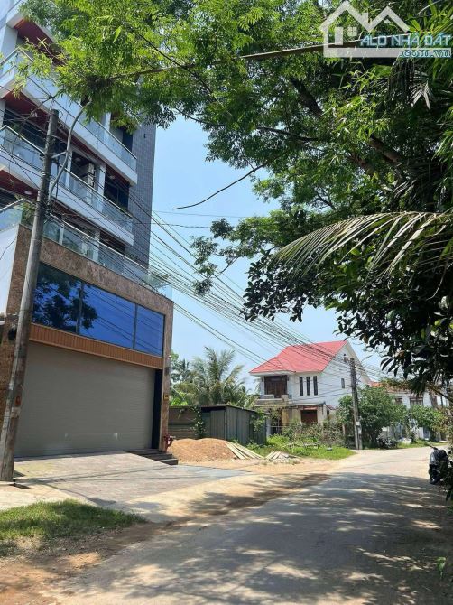 Cần bán mặt tiền đẹp Khúc Thừa Dụ, Huế Diện tích: 240m2 ngang 24m dài 10m. - 1