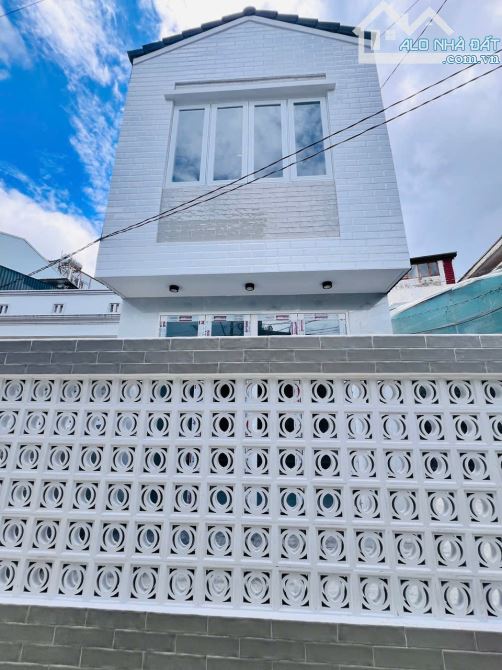 Ngộp cần bán Nhà Phố Cách Hồ Xuân Hương, Chợ Đêm 2 phút đi bộ, Thiên Thành , p4, Đà lạt. - 1