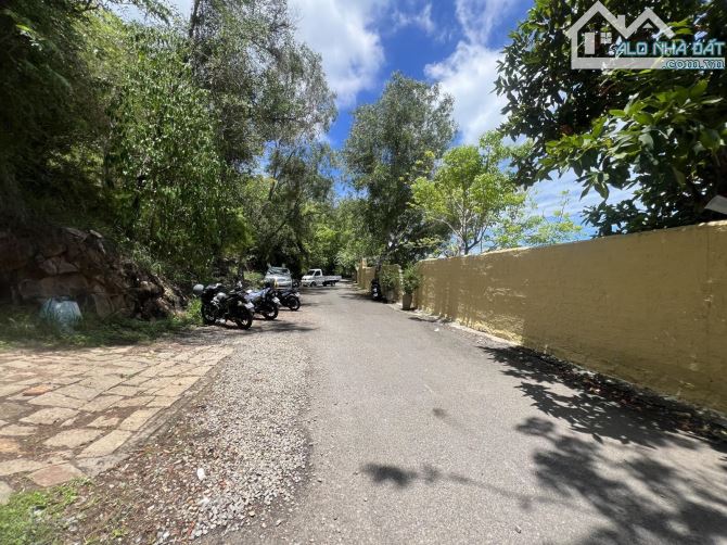 BÁN ĐẤT LỚN 974 M2 VIEW BIỂN TRỰC DIỆN ĐƯỜNG TRẦN PHÚ 2 MẶT TRƯỚC SAU ĐẸP GIÁ CHỈ 18.5 TỶ - 1