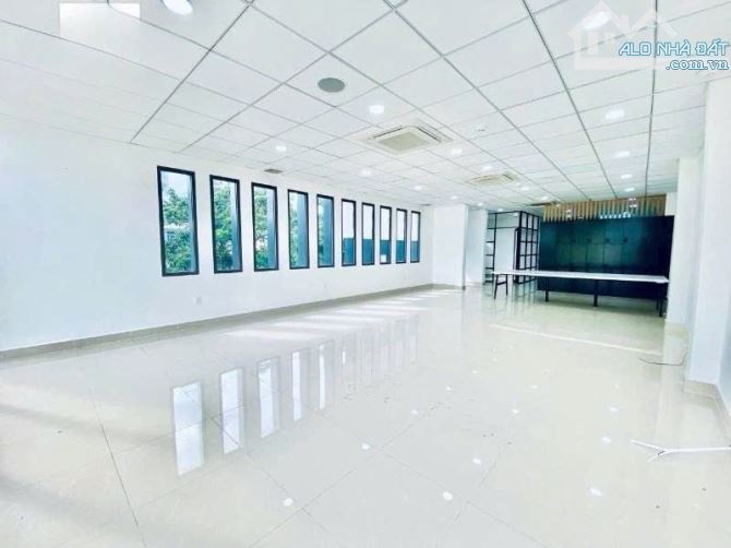 Cho thuê nhà mặt tiền 9-11 Nguyễn Văn Thủ, Phường Đakao, Quận 1,TP Hồ Chí Minh DT:8,5X19M - 1