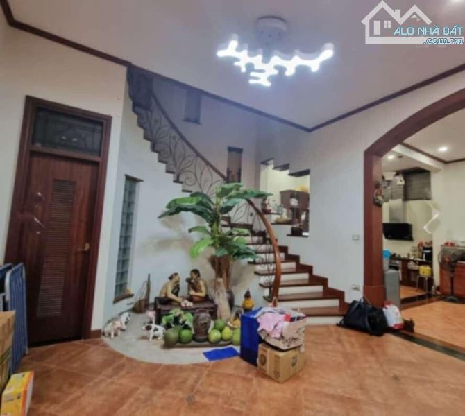 Siêu Phẩm Biệt Thự 1 Nhà ra Mặt Đường Cầu Giấy Ô Tô Tránh, DT 212M Xây Building Giá 81Tỷ. - 1