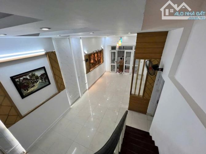 Bán nhà lô góc gần mặt Đường Bưởi - 145m2 – Morning vào nhà – Giá 28 tỷ.