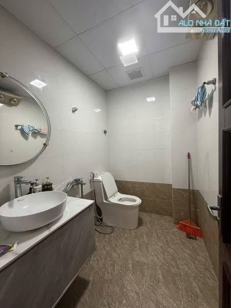 BÁN NHÀ, khu phân lô Quân đội Lê Trọng Tấn, 2 thoáng, ở ngay, 45m2, 11.5 tỷ. - 1