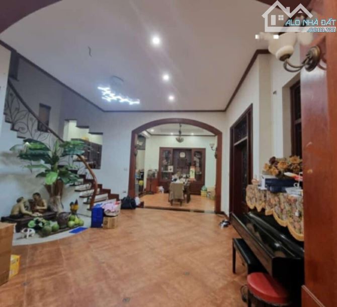 SIÊU PHẨM BIỆT THỰ 1 NHÀ RA MẶT ĐƯỜNG CẦU GIẤY Ô TÔ TRÁNH, DT 212M XÂY BUILDING, GIÁ 81 TỶ - 1