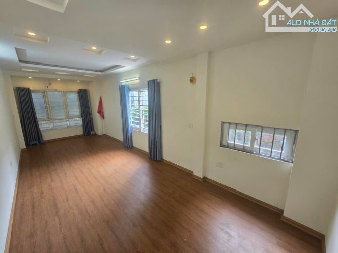 Mặt ngõ thông Lô góc 15m oto tránh-Văn Hương--Q.đống đa   - 34mx6T -KD tốt-  .Giá 9.8 tỷ - 1