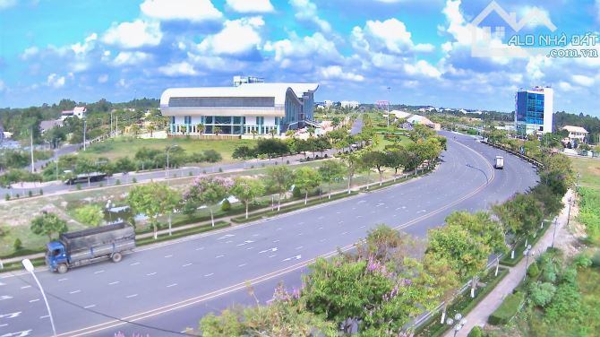 Bán đất mặt tiền đối diện trường học, khu hành chính Phường 9 Tỉnh Vĩnh Long - 1
