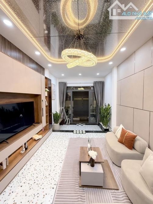 HẺM XE HƠI. CÁCH 1 CĂN RA MT ĐƯỜNG LỚN,5PN,CHỈ 9,xxx TỶ - 12