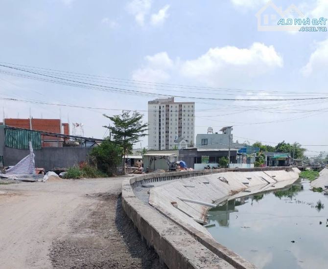 Bán đất mặt tiền kênh Thạnh Lộc 15, Quận 12 - Gần ngã tư Ga giá 5,5 tỷ - 2