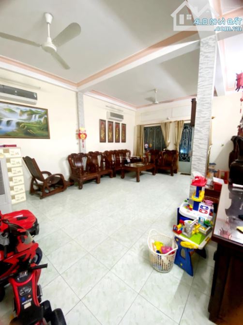 Bán villa 4 tầng 10x25 mặt tiền Trung Mỹ Tây 1 - Nguyễn Ảnh Thủ - 2