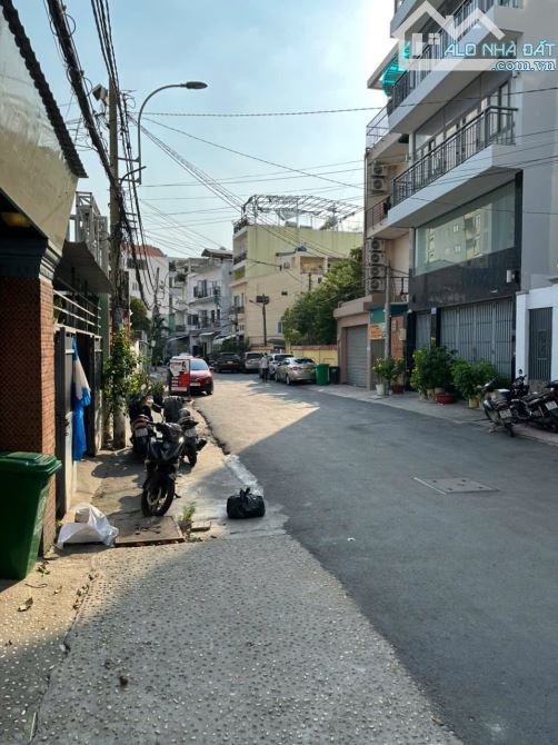 Bán toà nhà chdv hẻm đẹp 10m điện biên phủ p17 quận bình thạnh thu nhập 60tr/tháng - 2