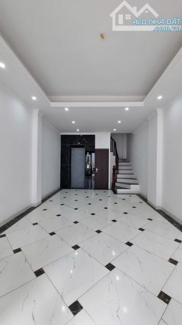 Dự án “Khu Phố Nhỏ” với 19 căn nhà ở Văn Chương- Quận Đống Đa- với 30-40m2*7T-thang máy - 2