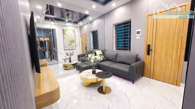 Bán căn hộ tập thể2 ngủsử dụng 68m2, có sổ đỏ tại Nguyễn Khánh Toàn, Cầu Giấy - 2