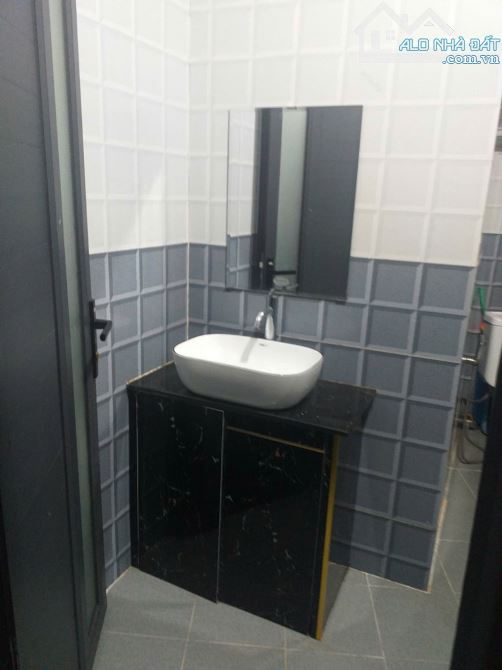 Bán nhà 120m2 phường 8 đà lạt 2,5 tỷ có 4 phòng ngủ -cách hồ xuân hương 2,5 km - 2