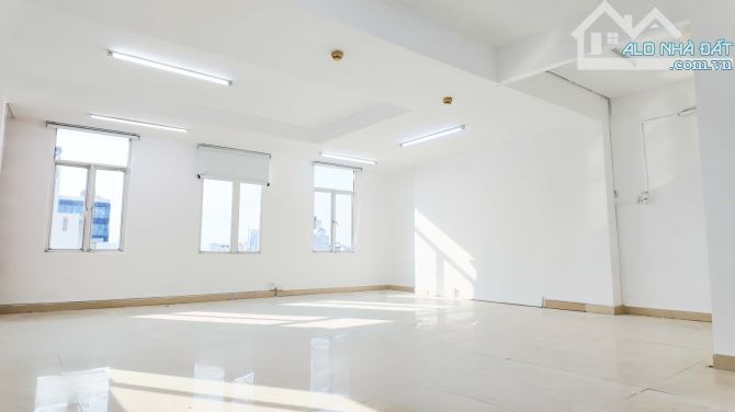 Cho thuê 17tr/Tháng  văn phòng  45m  ở địa chỉ đường Đinh Công Tráng P.Tân Định Q1 - 2