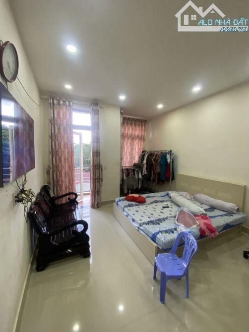 BIỆT THỰ 3 TẦNG - THẢO ĐIỀN - 195TRIỆU/M2 - 2