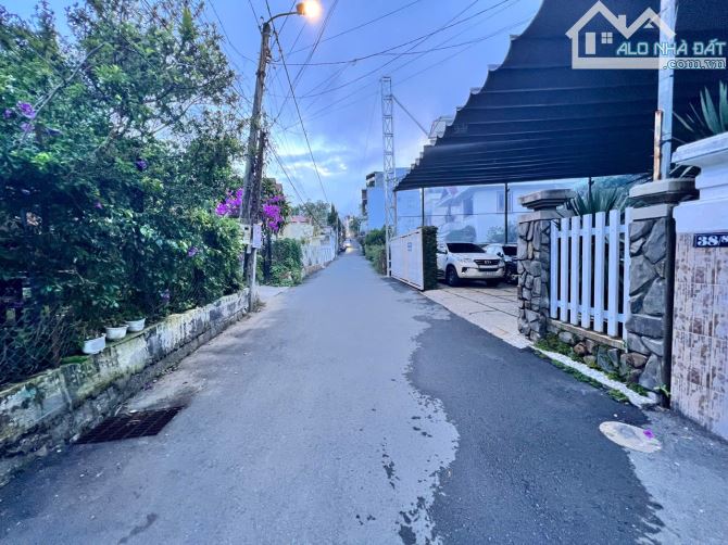 Ngộp cần bán Nhà Phố Cách Hồ Xuân Hương, Chợ Đêm 2 phút đi bộ, Thiên Thành , p4, Đà lạt. - 2