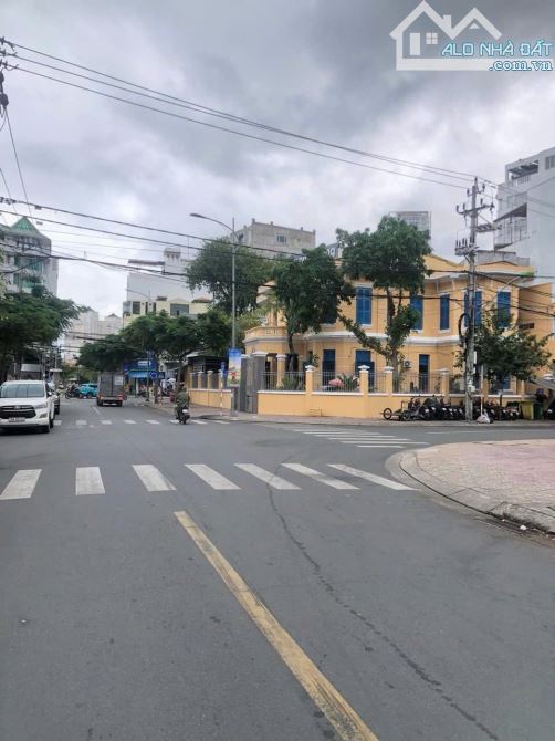 CẦN BÁN NHÀ CẤP 4 MẶT TIỀN HÀN THUYÊN, TP NHA TRANG GIÁ 17,5 TỶ - 2