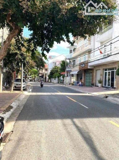 BÁN ĐẤT MẶT TIỀN PHAN CHU TRINH DT 219M2 (GIÁ CHỈ 22.5 TỶ) VUÔNG VỨC CÁCH BIỂN 500M - 2