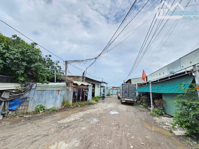 Đất rộng gần ngã tư Chiêu Liêu, phường Tân Đông Hiệp thành phố Dĩ An. 22,3 tỷ - 2