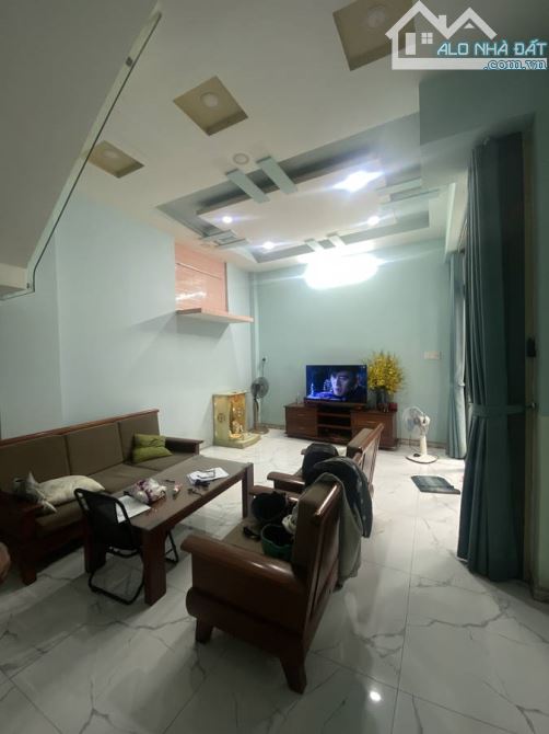 CẦN BÁN GẤP NHÀ 3 TẦNG – LÊ ĐẠI HÀNH, QUẬN 10 – GIÁ CHỈ 5.6 TỶ- 48M - 2