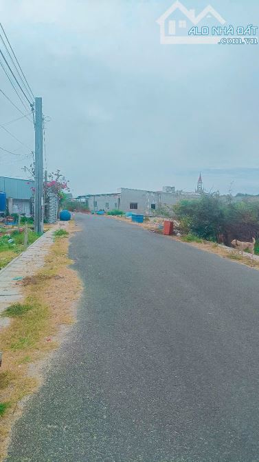 LÔ ĐẤT ĐẸP 2 MẶT TIỀN CÁCH PHỐ ĐI BỘ CHỈ 600M, THỔ CƯ KHỦNG, GIÁ BÁN NHANH VỚI GIÁ SIÊU RẺ - 2