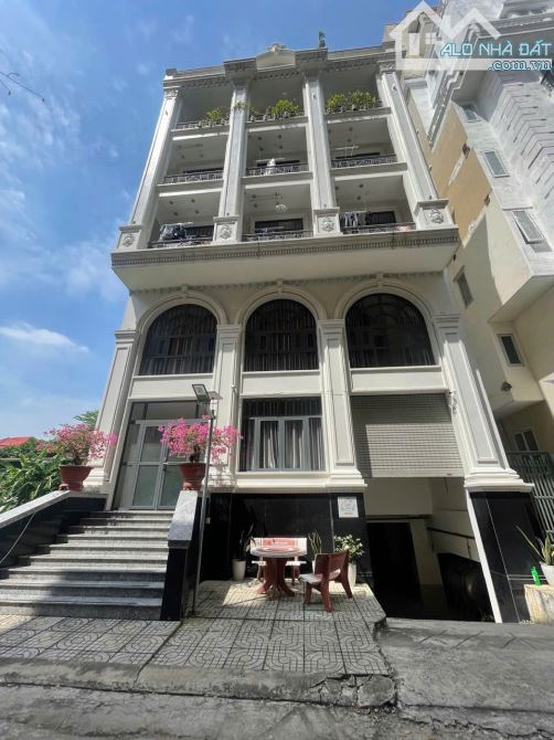 Bán khuôn đất ngay Nguyễn Văn Hưởng Q.2 - 20x26m XD Hầm 6 tầng - giá 110 tỷ. - 2