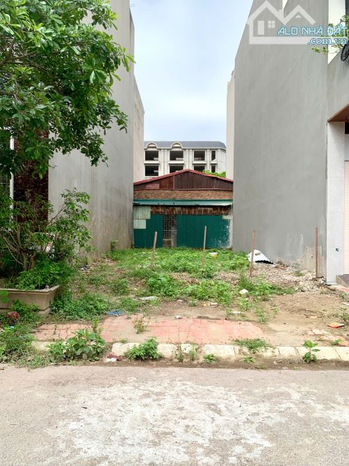 KINH DOANH, ĐẤT LÀN 2, NGUYỄN VĂN CỪ, TRANG HẠ: 92m, mt 6.5m - 2