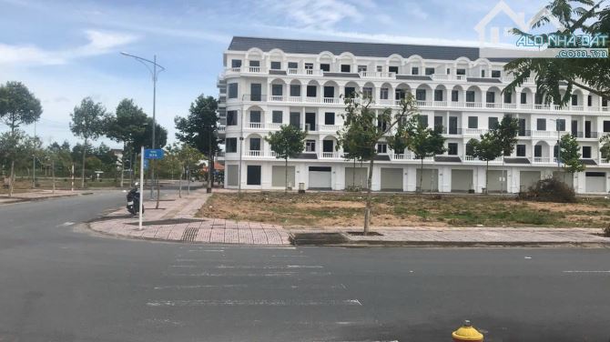 Bán đất mặt tiền đối diện trường học, khu hành chính Phường 9 Tỉnh Vĩnh Long - 2