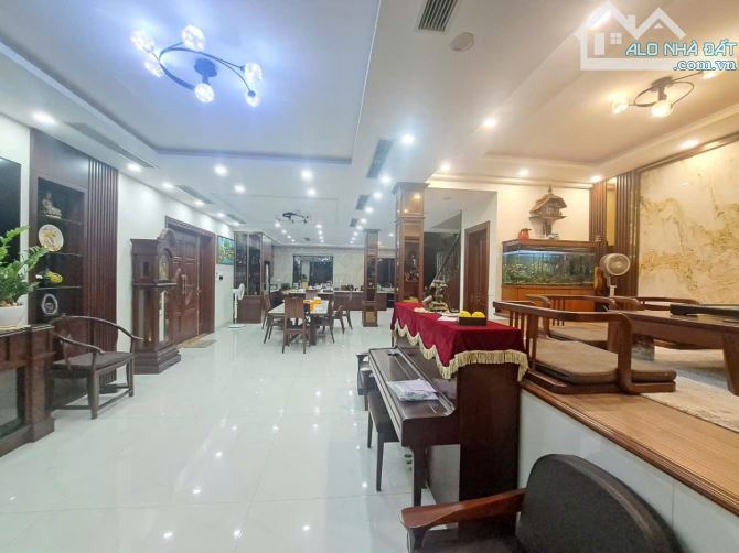 BIỆT THỰ PARK CITY SANG TRỌNG ! Vườn hoa - 2 mặt thoáng chủ cần bán gấp - 2