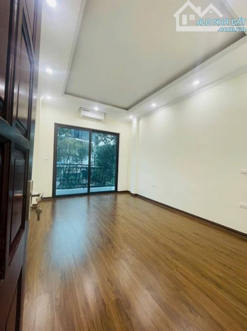 Nhà đẹp ở ngay Hồ Tùng Mậu Bắc Từ Liêm Sổ vuông 43m 4 tầng MT4m Giá 12 tỷ Ngõ ô tô tránh - 3