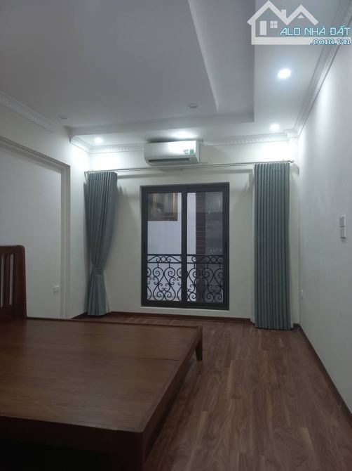 Bán nhà Ngọc Lâm Long biên 34m 5t 8.8 tỷ ô tô vào nhà gần mặt phố - 3