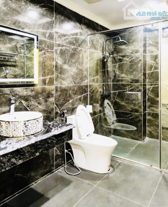 Chính chủ bán nhà 6 tầng tại Giang Biên DT:75m2,Thang máy ,ô tô đỗ cửa ,kinh doanh . - 3