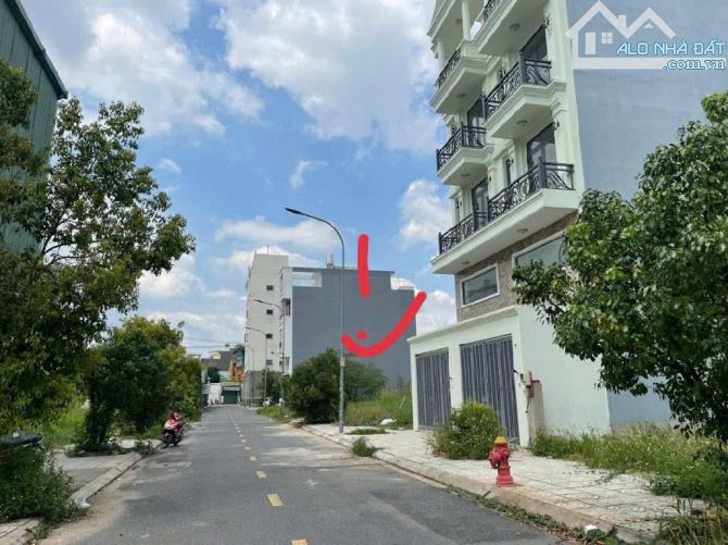 Nhà 5 tầng đường HÀ HUY GIÁP ,Phường THẠNH LỘC,Q12.dt 64,5m2(4x16)đường 12m 6,35tỷ. - 3